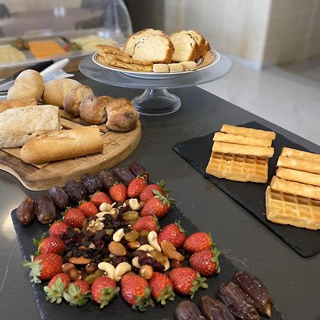 Fiftyfour West Boutique Living Bed & Breakfast Għarb Екстериор снимка