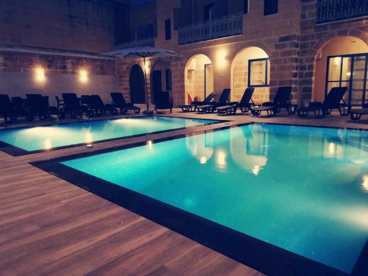 Fiftyfour West Boutique Living Bed & Breakfast Għarb Екстериор снимка