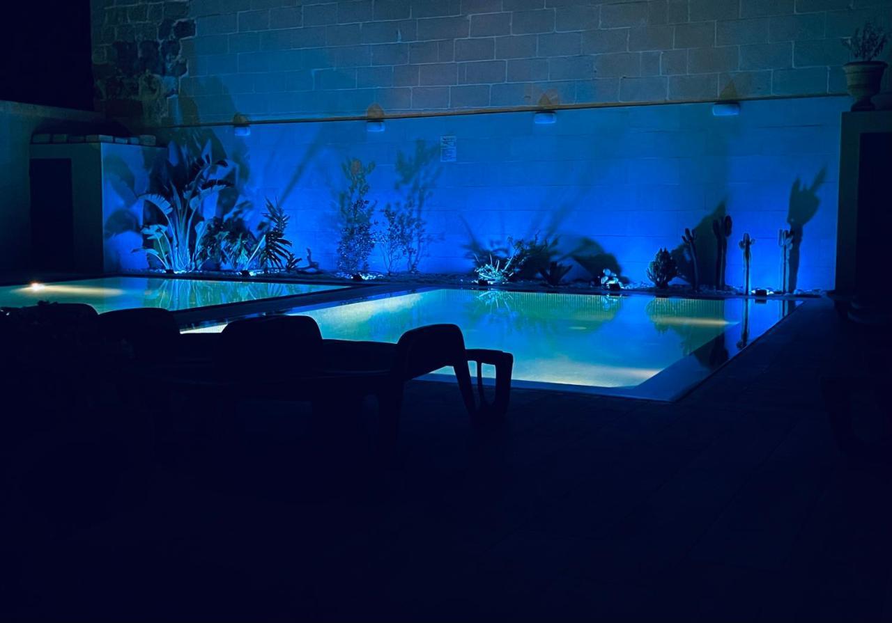 Fiftyfour West Boutique Living Bed & Breakfast Għarb Екстериор снимка
