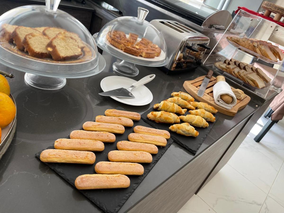 Fiftyfour West Boutique Living Bed & Breakfast Għarb Екстериор снимка