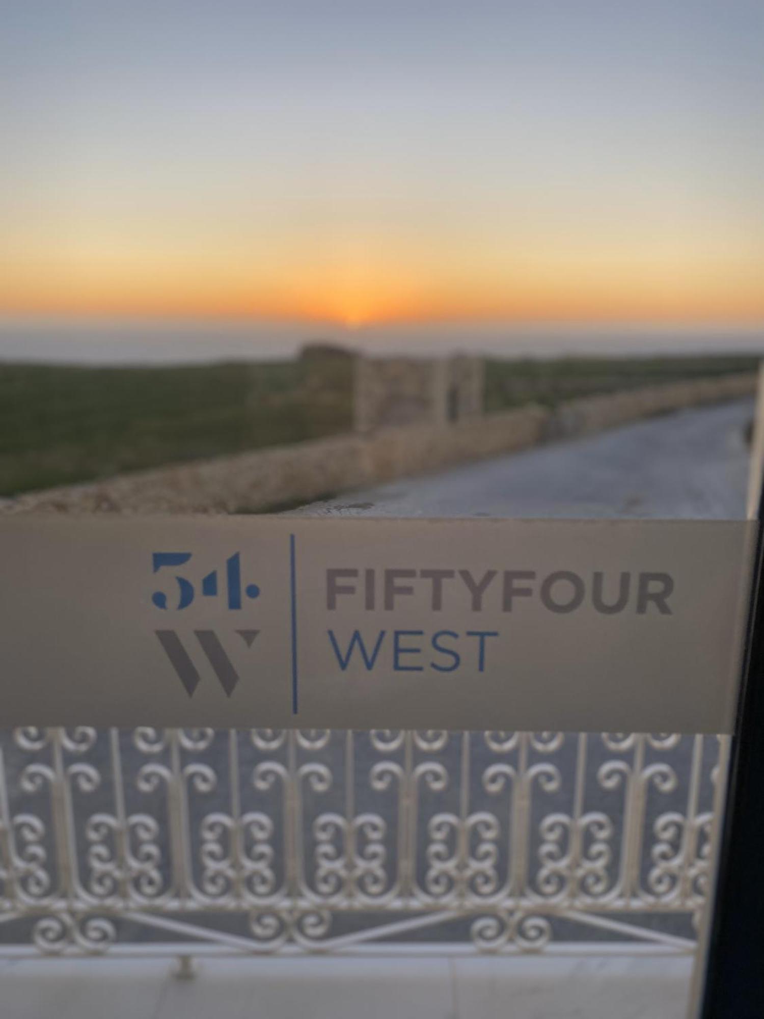 Fiftyfour West Boutique Living Bed & Breakfast Għarb Екстериор снимка