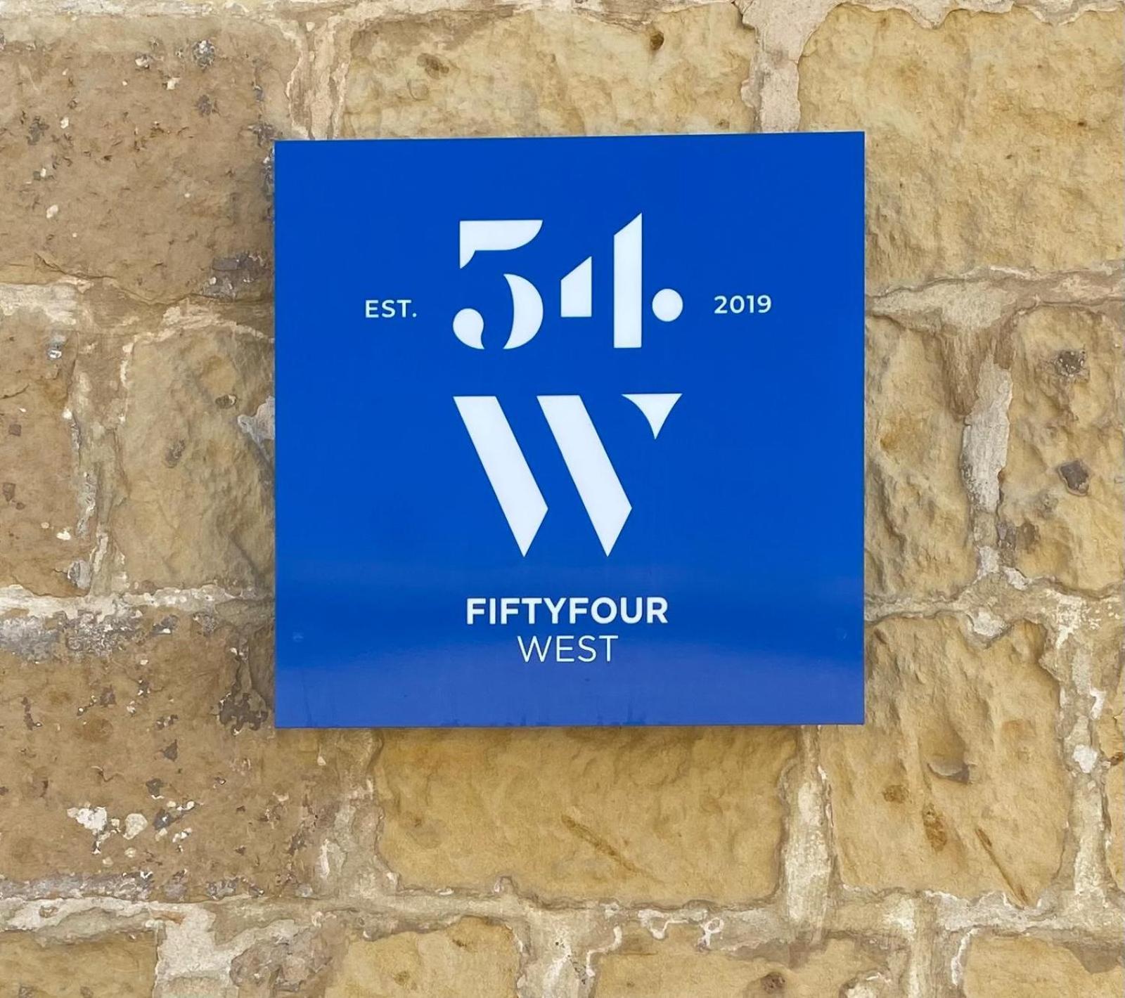 Fiftyfour West Boutique Living Bed & Breakfast Għarb Екстериор снимка