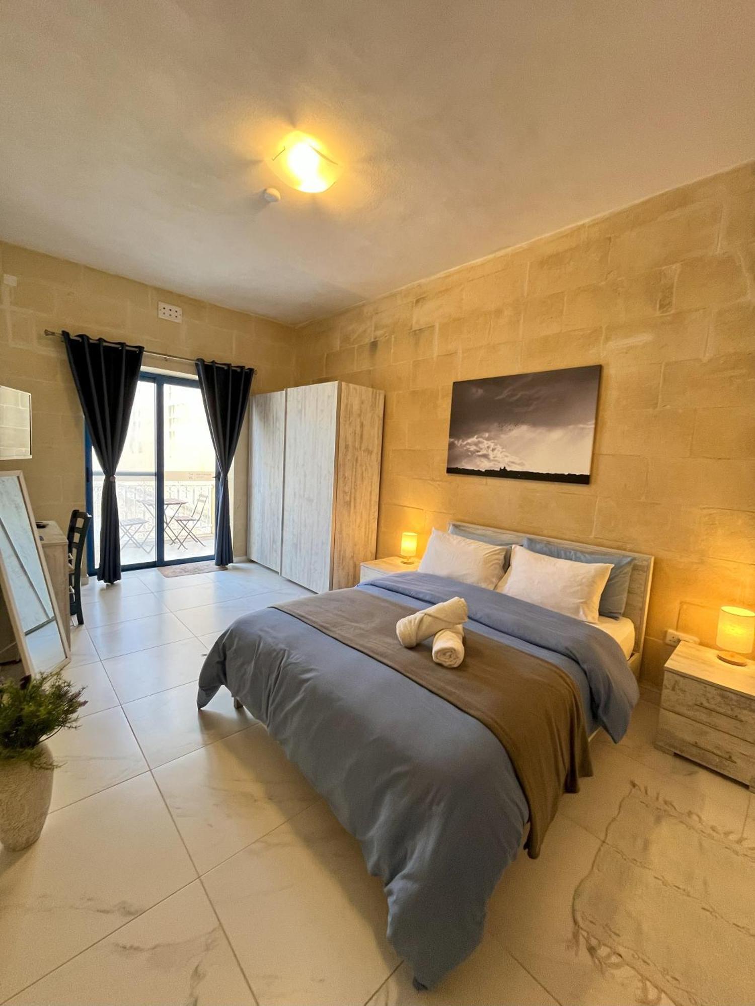 Fiftyfour West Boutique Living Bed & Breakfast Għarb Екстериор снимка