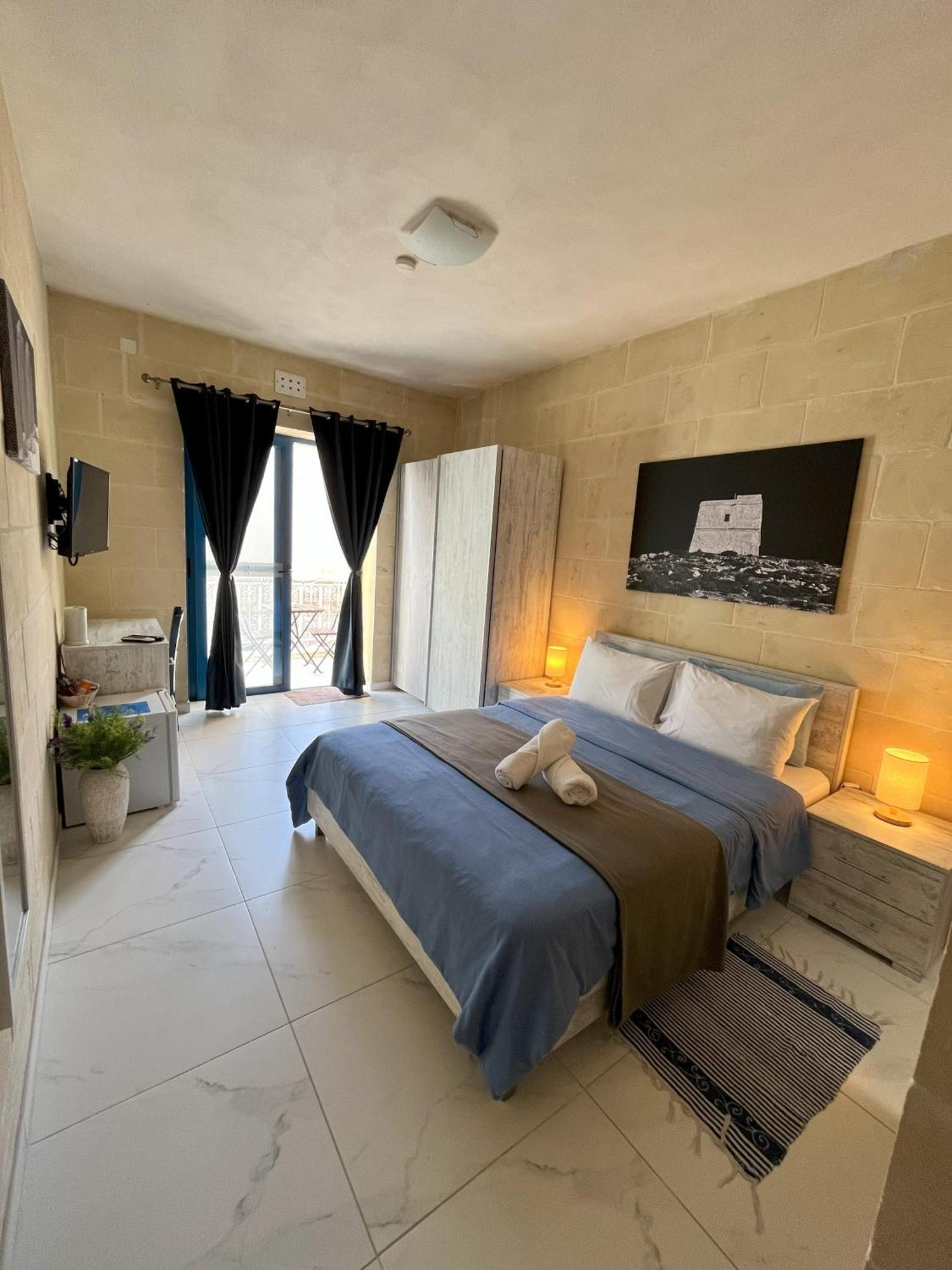 Fiftyfour West Boutique Living Bed & Breakfast Għarb Екстериор снимка
